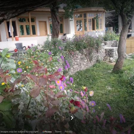 Mountain Refuge Guest House Karimabad  外观 照片